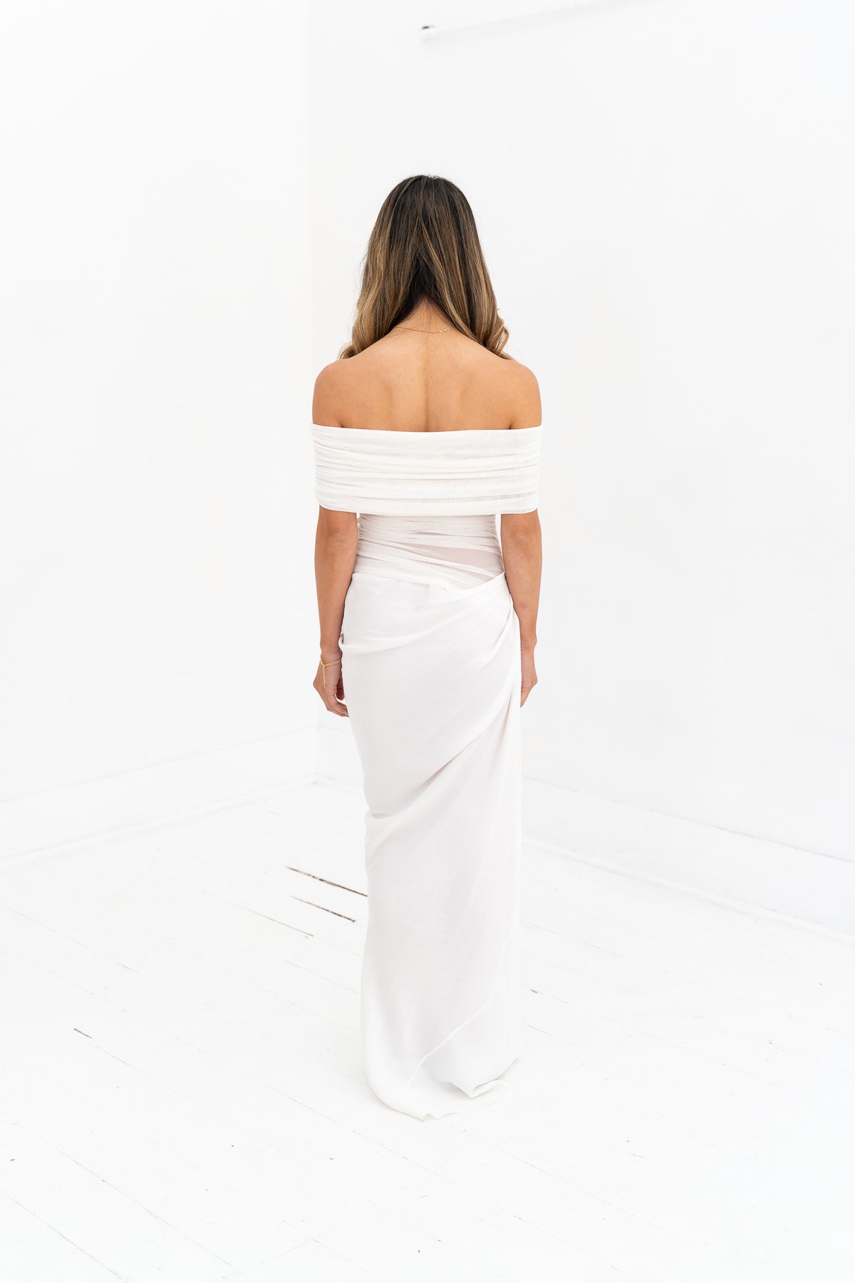Nico Off Shoulder (White)