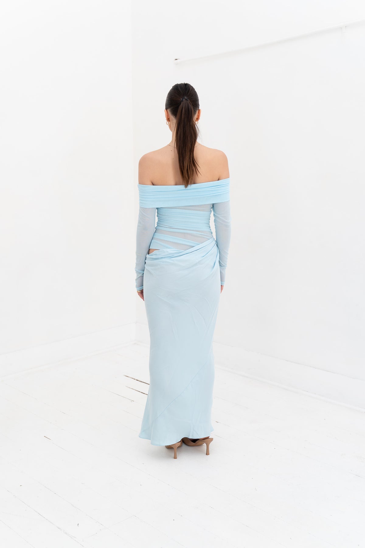 Yasmin Off-Shoulder (Longsleeve)